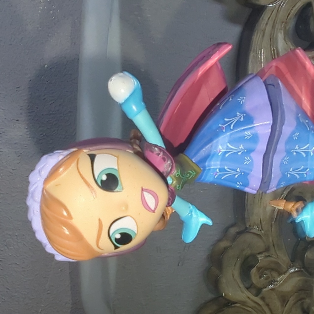 Funko Mind Mystery Disney Heroes vs Villains Frozen Princess Anna Vinyl Figure
